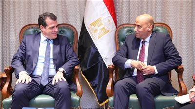 وزير العمل يستقبل وزير الهجرة واللجوء اليوناني