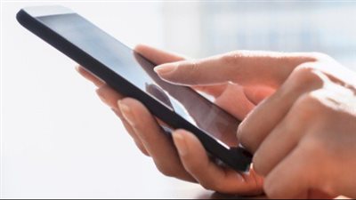 ترك الكاميرا الأمامية مكشوفة طوال الوقت.. هل يحتاج مستخدمو الأجهزة إلى غطاء للخصوصية؟