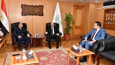 محافظ الفيوم ورئيس هيئة تنمية الصعيد يبحثان آليات الاستغلال الأمثل للفرص الاستثمارية
