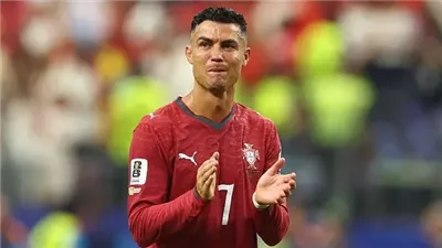 رونالدو يُفكر في الاعتزال الدولي 