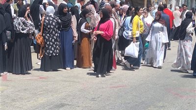 تباين آراء طلاب الثانوية حول امتحان الفيزياء و التاريخ سهل بالمنيا
