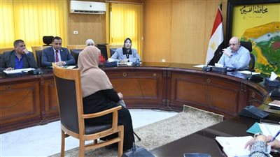 محافظ الفيوم يوجه بتقديم الخدمات للأسر الأكثر احتياجًا