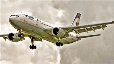 عاجل.. حقيقة وقف حركة الطيران بأجواء إيران