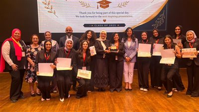 من الابتكار لسوق العمل.. جامعة عين شمس تحتفي بمشروعات تخرج طلاب الصيدلة