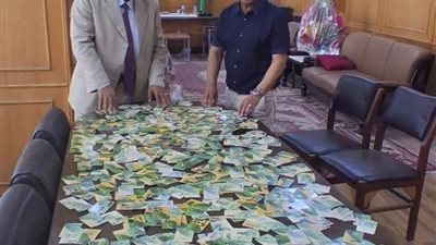 تموين الإسماعيلية يضبط شخصًا بحوزته ٦٠٠ بطاقة وربع طن دقيق مدعم