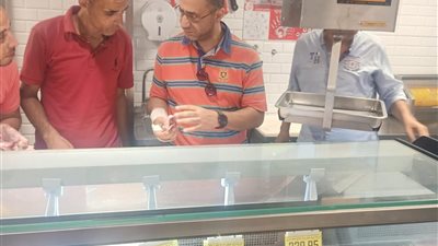 ضبط 463 كيلو لحوم ومنتجات غذائية فاسدة بالمنيا 