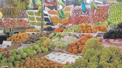 أسعار الفاكهة اليوم الخميس.. تراجع العنب وارتفاع الكنتالوب والمشمش