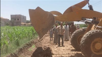 إزالة فورية لتعدٍ على أرض زراعية بطول 103 أمتار بقرية الحلفاية