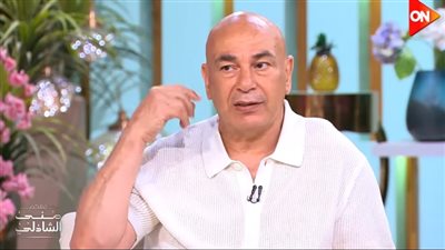حسام حسن يتغنى بمساندة المشجعين المصريين والعرب للمنتخب في كأس العالم (فيديو)