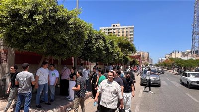 طلاب البحيرة: الأحياء في مستوي الطالب المتوسط وعلم النفس طويل