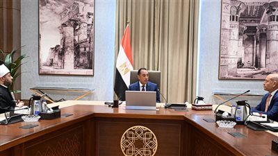 رئيس الوزراء يُتابع خطوات مشروع إحياء منطقة قرافة السيوطي