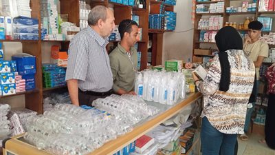 ضبط 10 آلاف مستلزم طبي و1600 لتر سولار مخالف بالشرقية