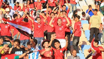 نجوم الكرة وقيادات الرياضة يشاركون في تكريم المنتخب باستاد القاهرة (شاهد)