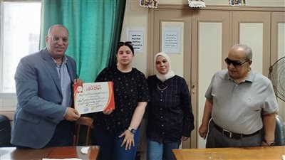 التعليم الإعدادي المركزي يكرم الأول والثانية على الشرقية