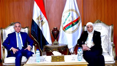 وزير العدل يهنئ رئيسة هيئة النيابة الإدارية بمناسبة توليها منصبها الجديد