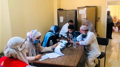 جامعة قناة السويس تواصل رسالتها المجتمعية بقافلة تنموية متكاملة إلى قرية الضبعية