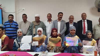 تكريم أوائل الشهادة الإعدادية بدشنا بحضور القيادات التعليمية