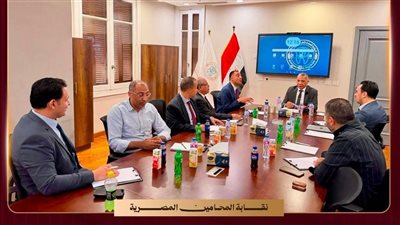 وفد من المحامين يزور نقابة أطباء الأسنان لبحث ترتيبات بروتوكول علاج الأسنان