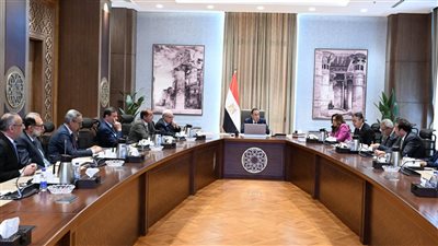 رئيس الوزراء يستعرض خطوات إعداد برنامج وطني لخفض الأعباء المعيشية