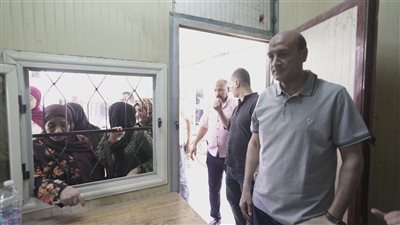 محافظ أسيوط يوجه بفتح شباك إضافي لحجز التذاكر لتقليل فترات انتظار المترددين