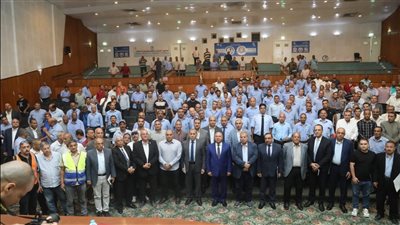 وزير النقل يعقد لقاءً موسعًا مع قائدي القطارات ومسؤولي تجديدات وصيانة السكة 