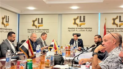 غرفة صناعة الجلود تبحث تحديث مواصفات الأحذية وتعيد تقييم الأسعار الاسترشادية للقطاع