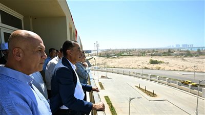 رئيس الوزراء يتفقد سير العمل بمشروع 