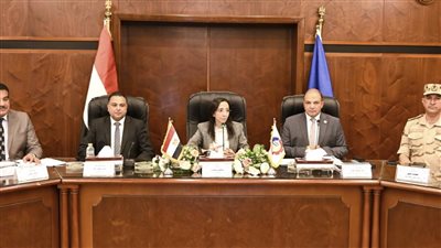 مجلس تنفيذي البحيرة يعقد إجتماعة رئاسة الدكتورة جاكلين عازر