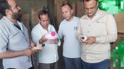 ضبط مخزن للمنظفات يحوي 16 ألف عبوة مجهولة المصدر بالبحيرة