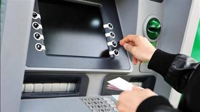 رقم بسيط ينقذ أموالك.. كيف تتصرف إذا لم تخرج ماكينة الـATM المبلغ؟