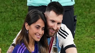 شاهد.. زوجة ميسي تخطف الأنظار في كأس العالم 2026.. ما السر؟