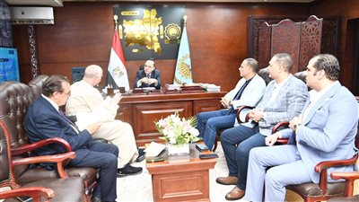 محافظ الغربية يلتقي أعضاء مجلسي النواب والشيوخ لبحث مشكلات الدوائر