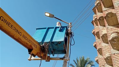 أسيوط: استمرار صيانة ورفع كفاءة الإنارة بقري صدفا 