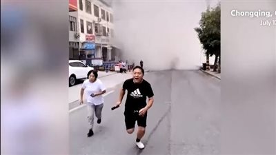 انهيار أرضي ضخم يثير ذعر المواطنين في الصين.. فيديو