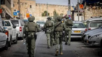 الاحتلال الإسرائيلي يُغلق مدخل المغير شرق رام الله قبيل تشييع جثمان شهيد فلسطيني