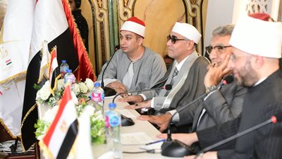 محافظ الدقهلية ووزير الأوقاف يشهدان جانبًا من تصفيات مسابقة 