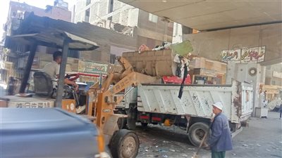 جولة مفاجئة لمحافظ الجيزة ببولاق الدكرور تنتهي باستبعاد مسؤول الإشغالات 