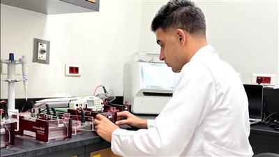 جامعة الإسماعيلية تدفع بطلاب المختبرات للتدريب في 57357