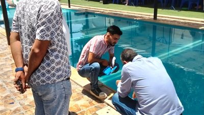 الفيوم تواصل  الحملات البيئية على حمامات السباحة بالمدينة