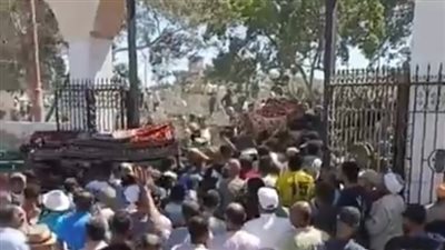 مشهد مهيب في إدكو.. تشييع شهداء لقمة العيش ضحايا التصادم المروع
