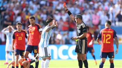 بطاقة الحمراء قلبت موازين نهائي كأس العالم.. كيف أثّر طرد إنزو فرنانديز في خسارة الأرجنتين أمام إسبانيا؟