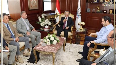 محافظ بني سويف يُناقش مع وفد الوكالة الإيطالية للتنمية 