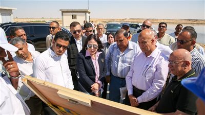  وزيرة الإسكان تتفقد مشروع محطة معالجة الصرف بمرسى مطروح