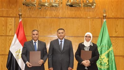 محافظ القليوبية يشهد بروتوكول تعاون مع فينوس لتشغيل سيارات توزيع لمبات الليد