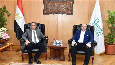 محافظ الفيوم ورئيس الهيئة العامة للخدمات البيطرية يبحثان دعم الثروة الحيوانية