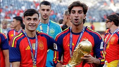 ريال مدريد وباريس يتصارعان على نجم برشلونة