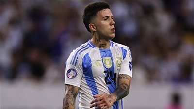إنزو فرنانديز يؤكد التزامه تجاه الأرجنتين بعد خسارة نهائي كأس العالم