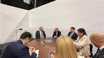 وزير الطيران المدني يلتقي مسؤولي مجموعة British Aviation Group البريطانية لبحث فرص التعاون
