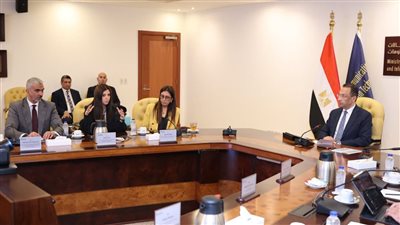 242 خدمة رقمية و20.3% نمو.. وزير الاتصالات يبحث جذب الاستثمارات مع غرفة التجارة الأمريكية