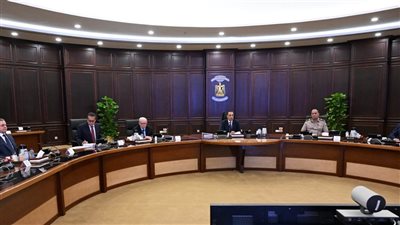 رئيس الوزراء: الحكومة تعمل على زيادة المخزون الاستراتيجي من المواد البترولية